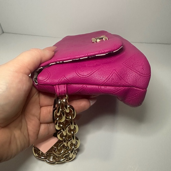 Juicy Couture NWT Top Notch Mini Wristlet Raspberry Tart Pink Embossed Bag - Picture 7 of 14